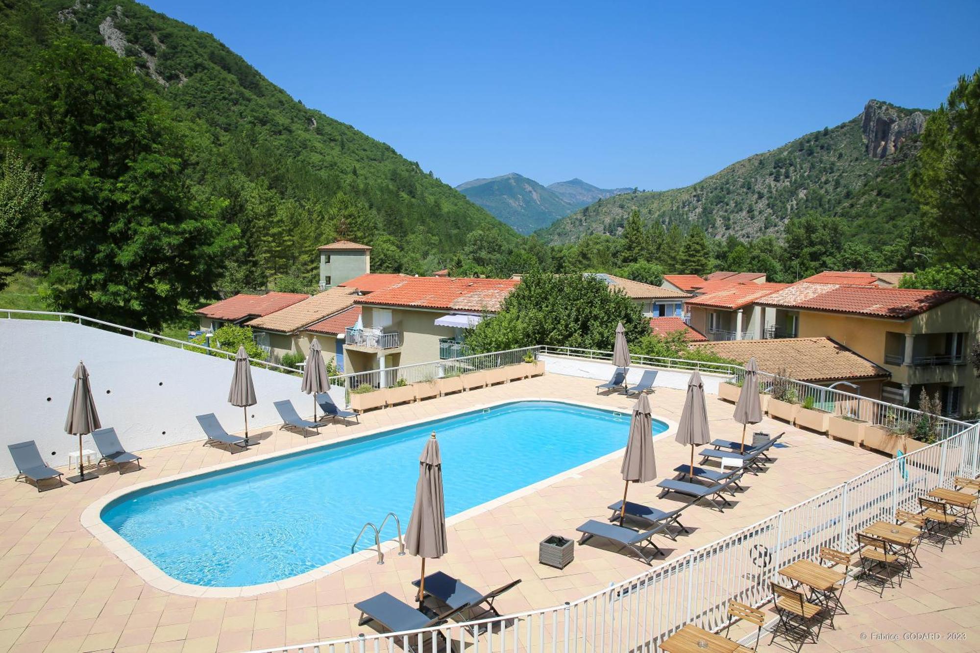 Hotel Le Refuge Des Sources ديني-ليه-بان المظهر الخارجي الصورة